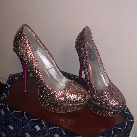DEB Size 8 multicolored high heels. - Picture 1 of 1